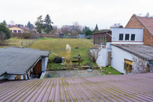 Außenansicht auf Grundstück