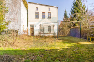 Rückseite, Gartenblick