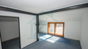 Schlafzimmer mit begehbarem Schrank DG v