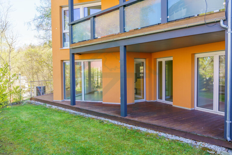 Garten mit Terrasse
