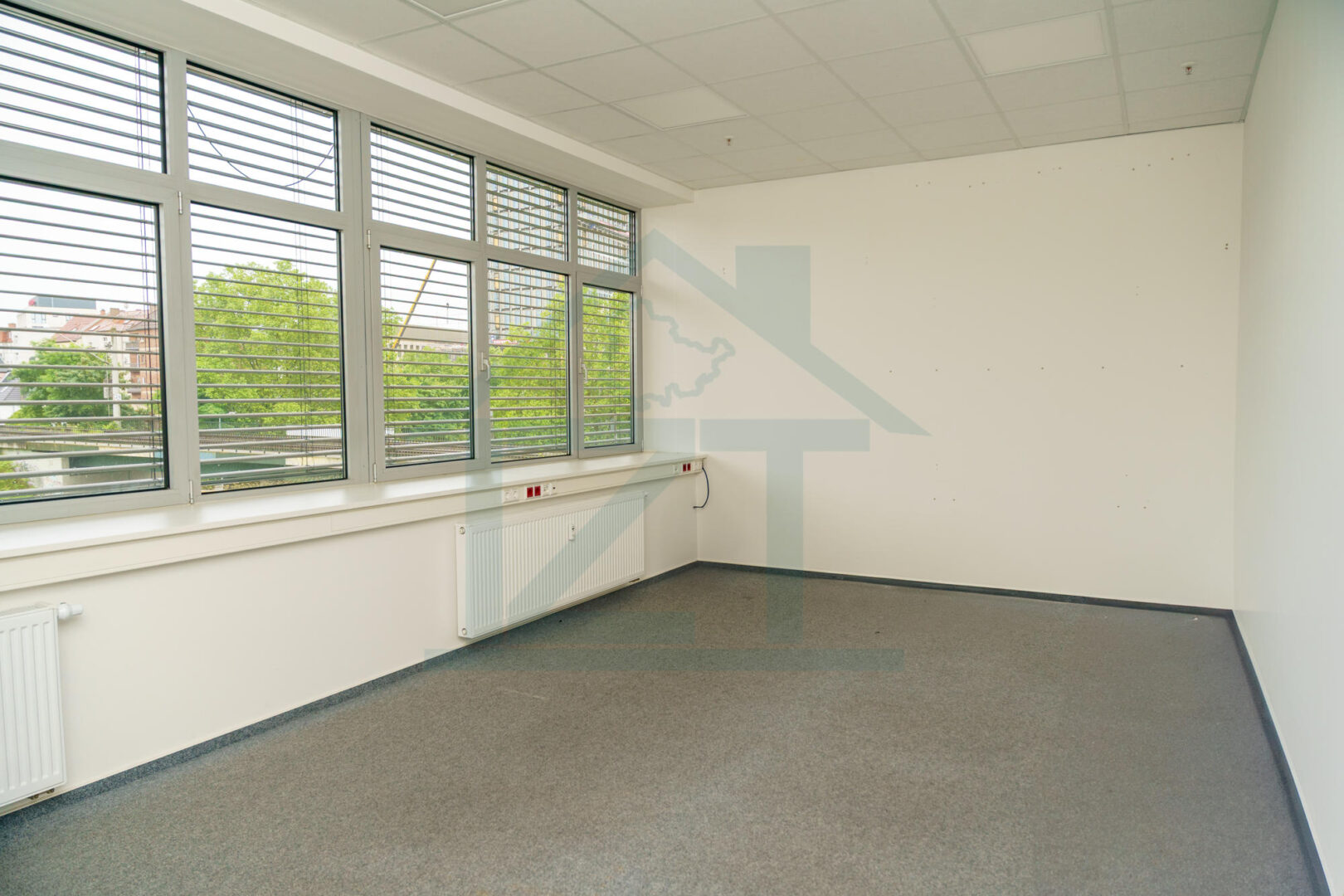 Großes Büro