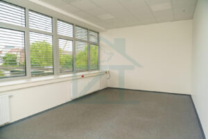 Großes Büro