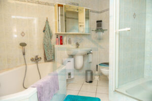 Badezimmer EG