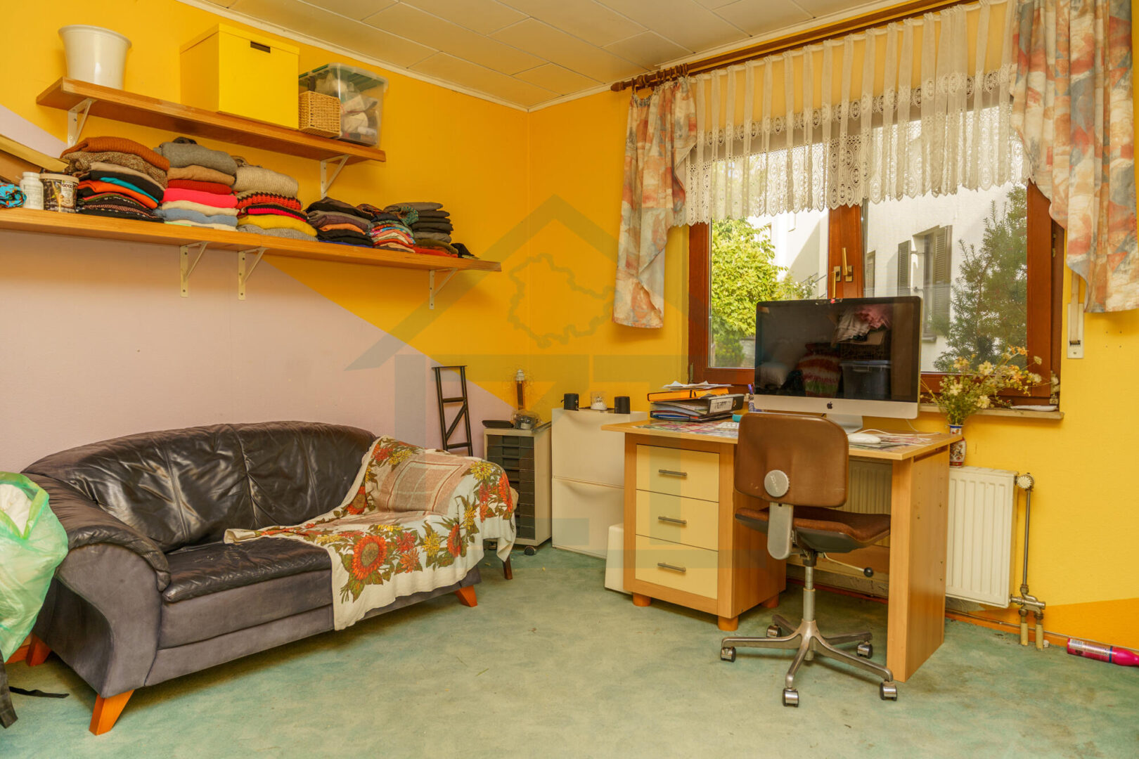 Büro, EG