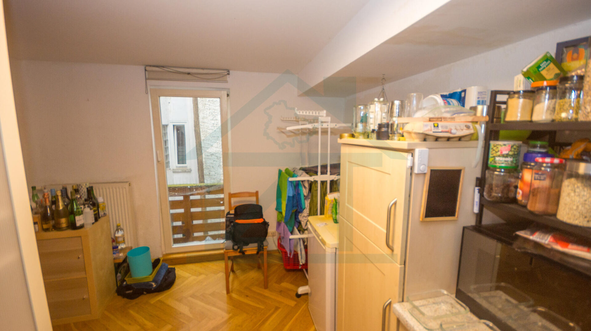 Küche mit Balkon