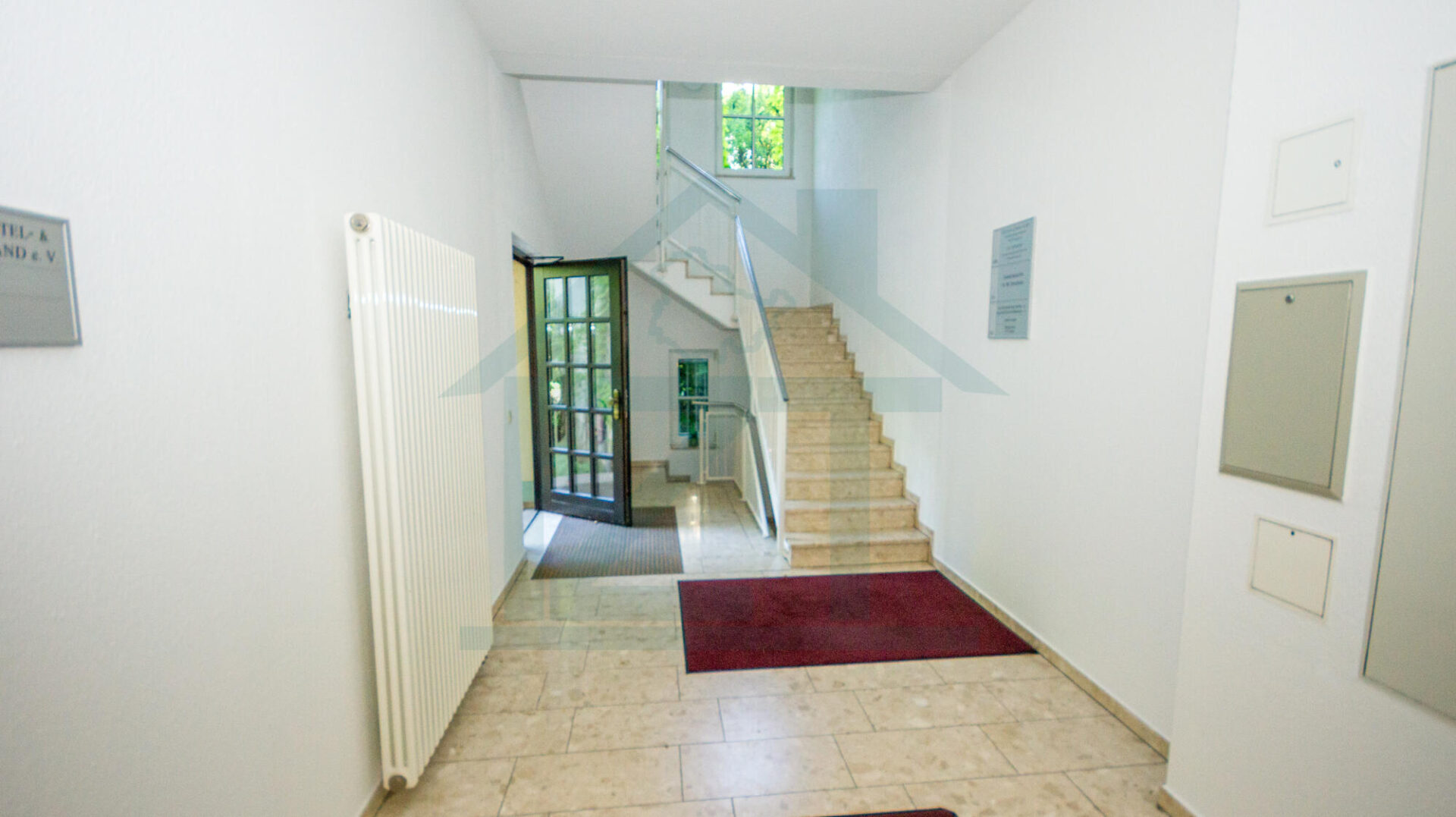 Eingang Gebäude