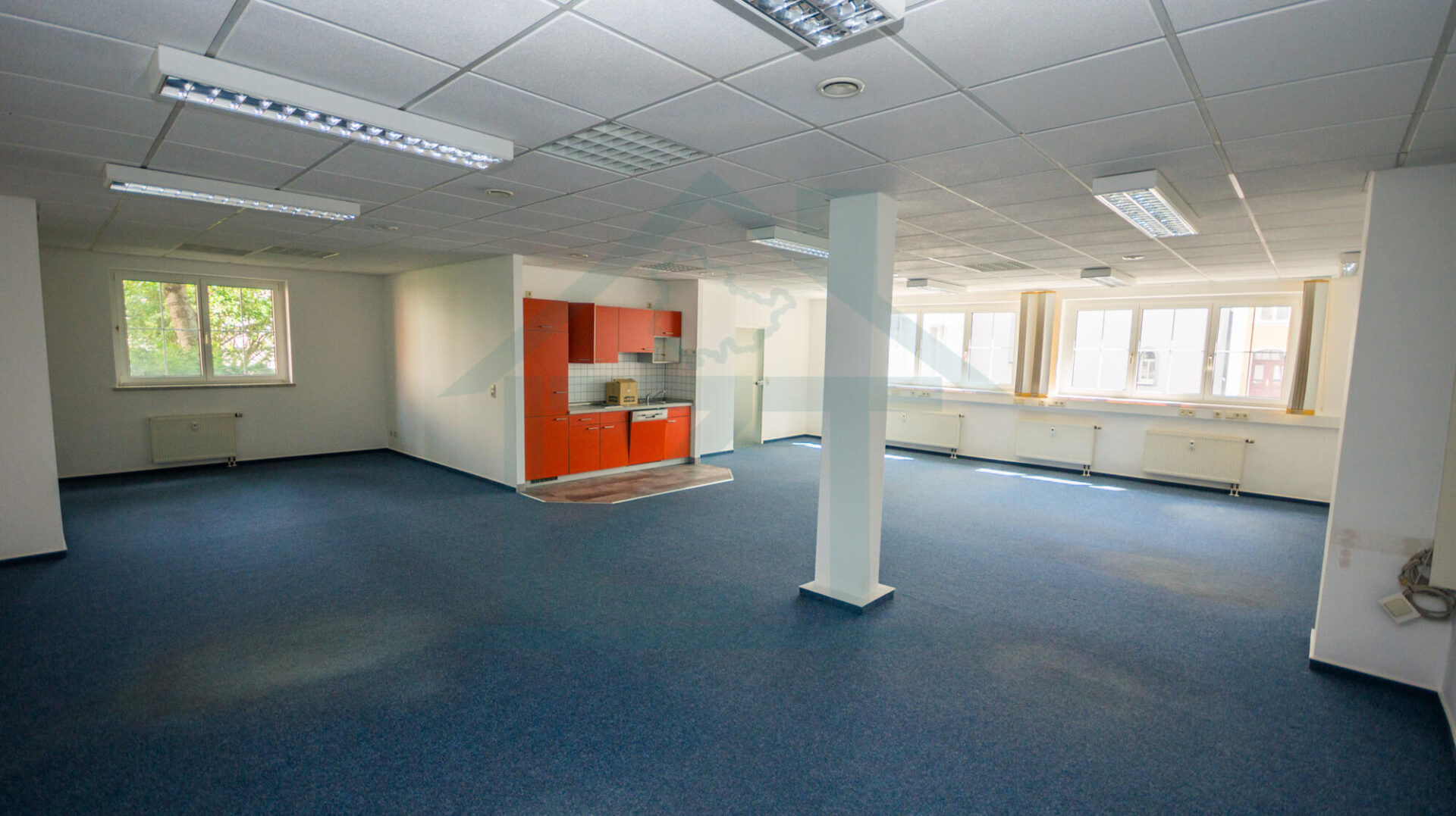 Hinterhaus großer Büro-Raum EG mit Küche