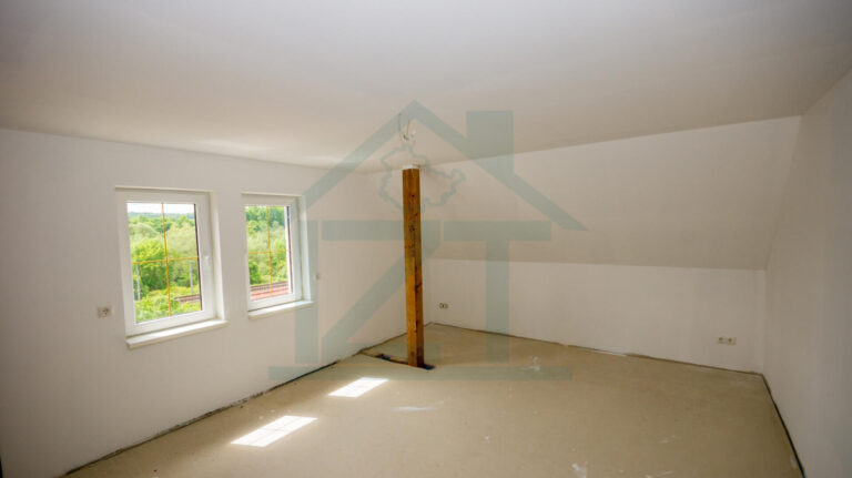 Zimmer 2 OG