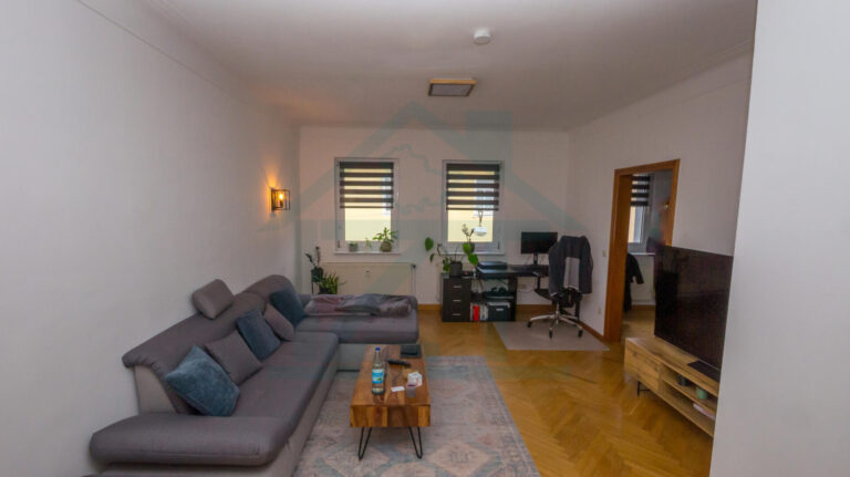 Vorderhaus Wohnung 2. Obergeschoss Wohnzimmer