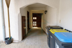 Hofeinfahrt