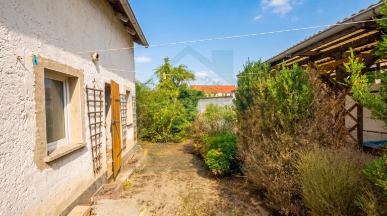Nebengelass und Garten
